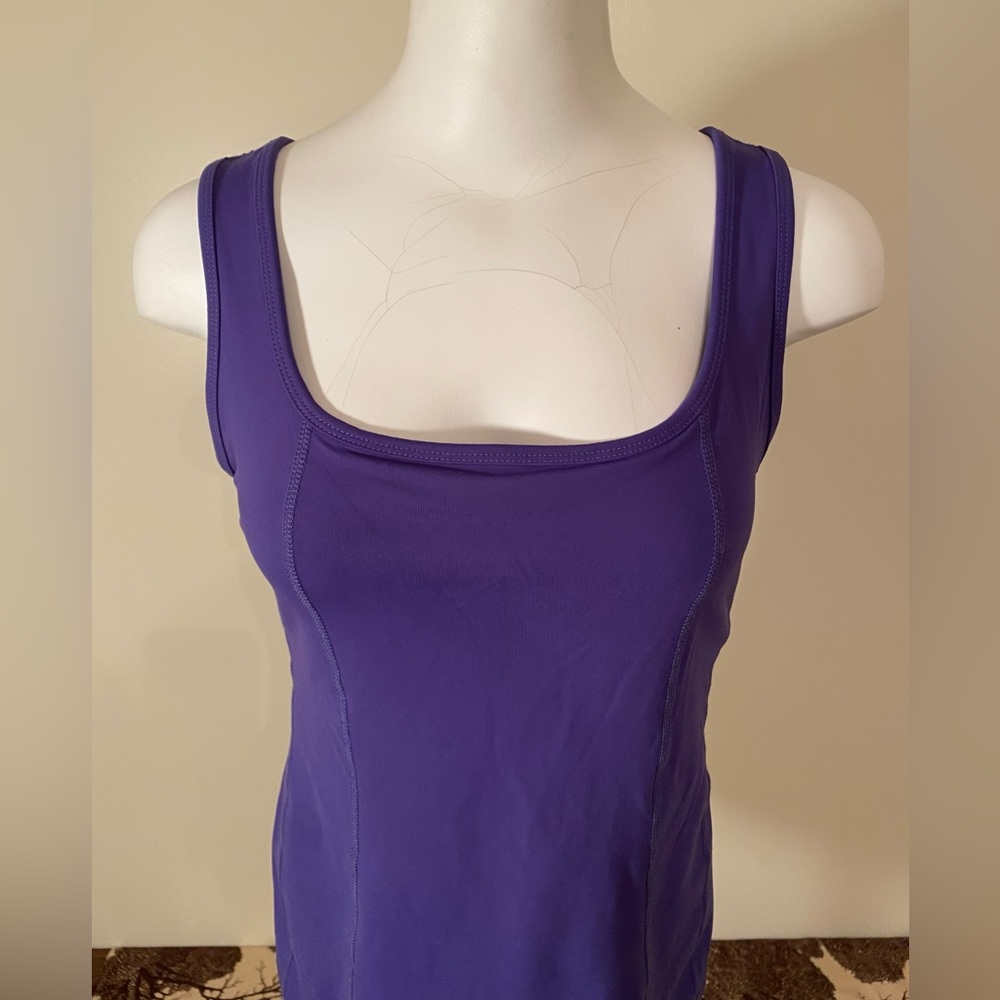 Tonic Active Yoga Top with Built in Shelf Bra Size Medium in EUC
